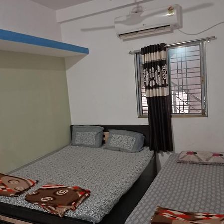 Honest Deluxe Room Garudeshwar Esterno foto
