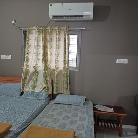 Honest Deluxe Room Garudeshwar Esterno foto