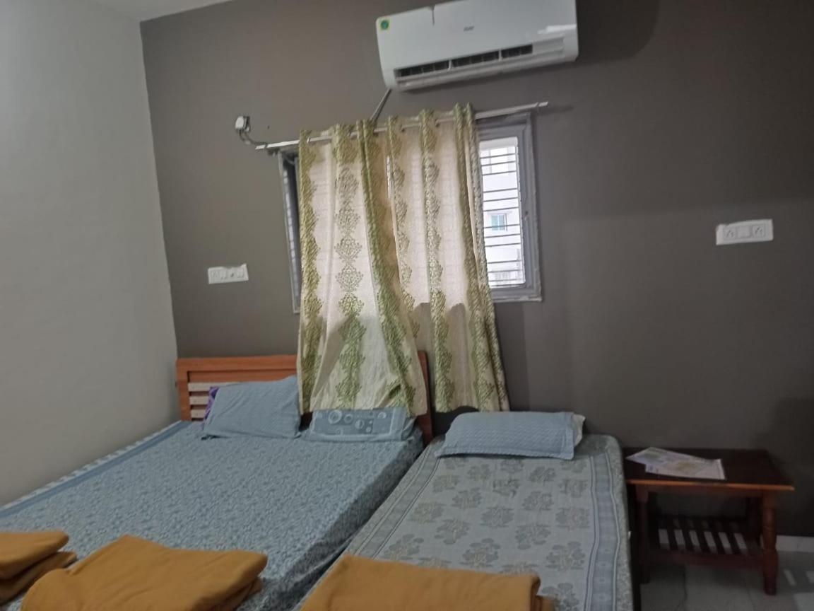 Honest Deluxe Room Garudeshwar Esterno foto