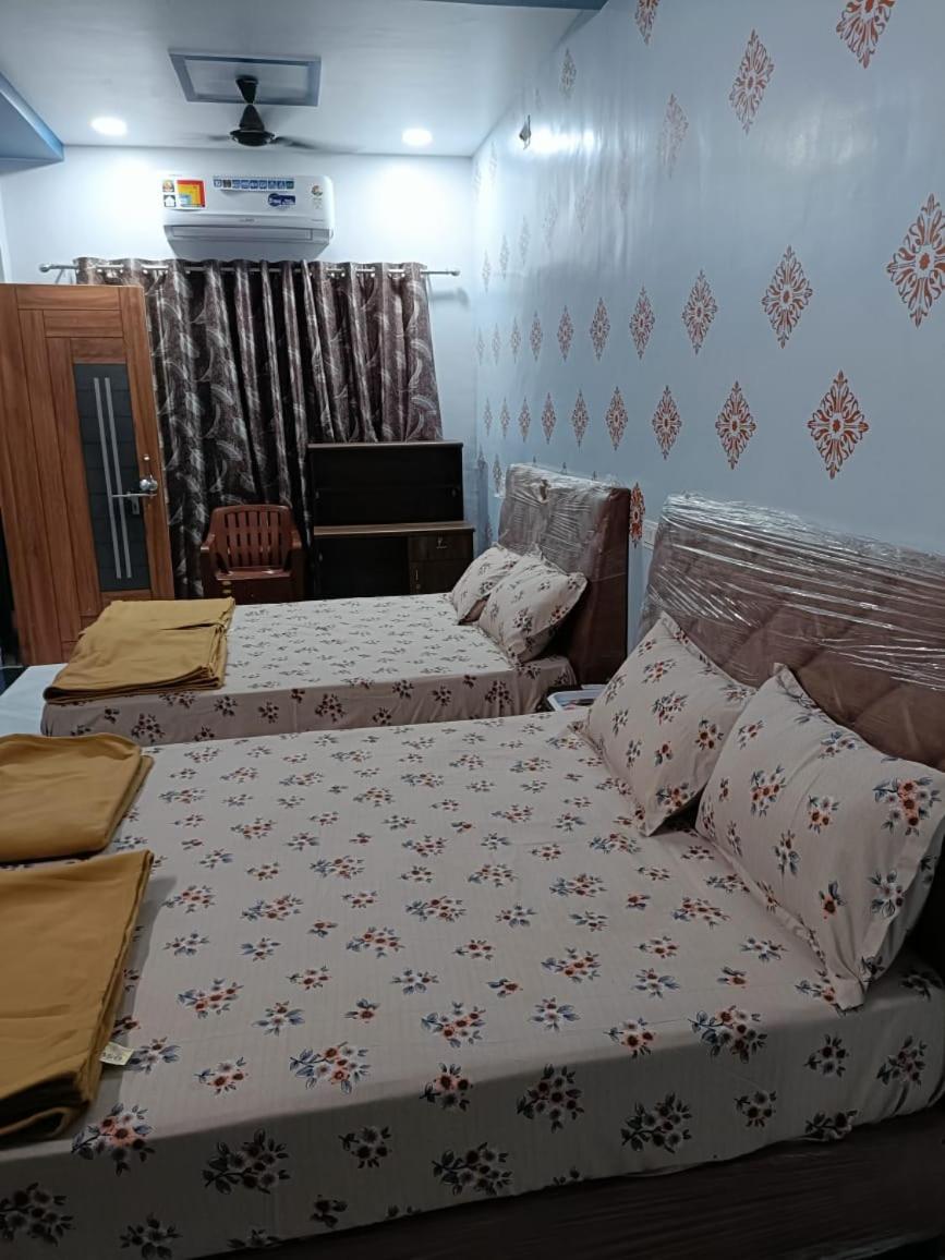 Honest Deluxe Room Garudeshwar Esterno foto